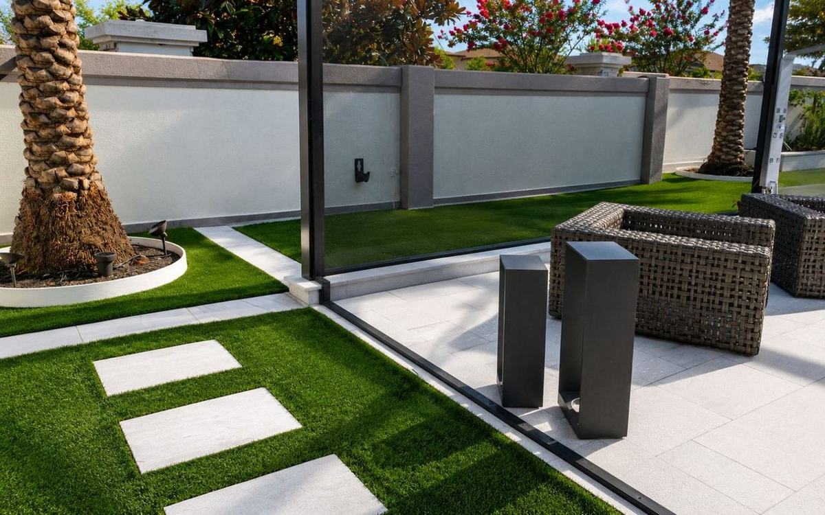 Pool House Artificial Grass — Rhino Grass artificial turf project (2)